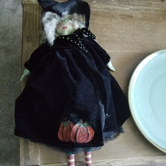 Folk Art Green Witch, Velvet Black Dress w/Painted on Pumpkins. - Picture 8 of 11